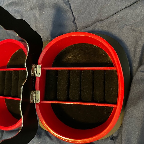 Hello Kitty Small Jewelry Box - Picture 4 of 4